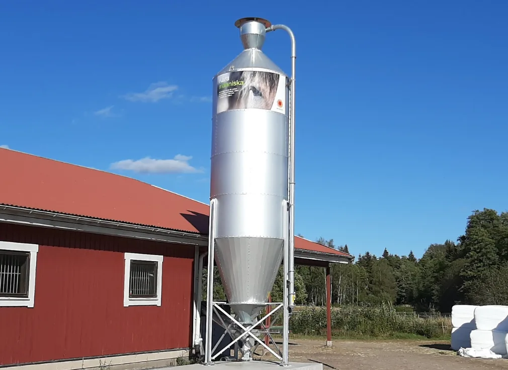 Firmalogo på silo